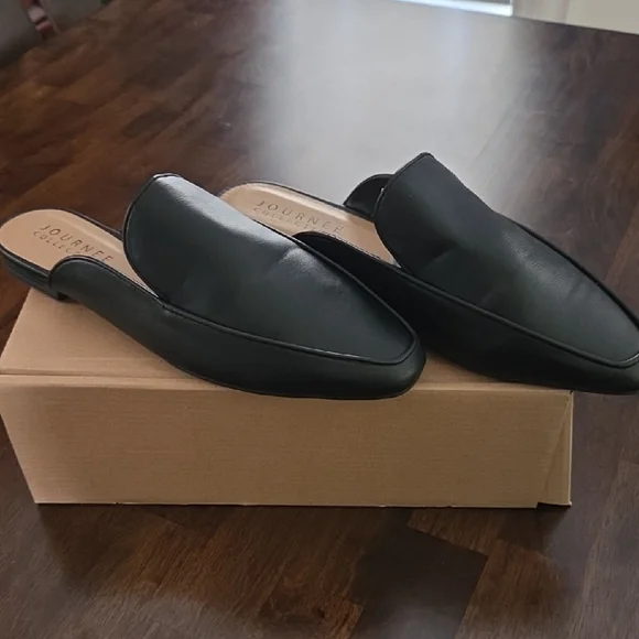 Journee Collection Womens Classic Black Slip-On Mule Loafers. - Picture 1 of 3